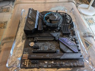 CPU 12400F+Placa Asus ROG STRIX B660-F GAMING WIFI