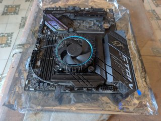 CPU 12400F+Placa Asus ROG STRIX B660-F GAMING WIFI
