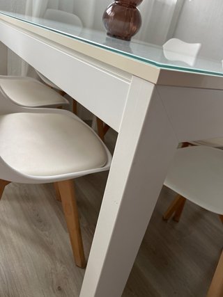 Mesa de Salón Extensible y 4 Sillas