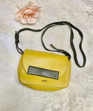 Coqueto bolso pequeño mostaza – Parfois