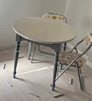 Mesa comedor extensible blanca y gris