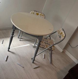 Mesa comedor extensible blanca y gris