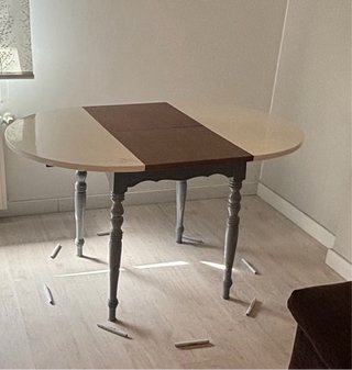 Mesa comedor extensible blanca y gris