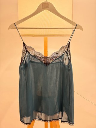 Blusa de tirantes con encaje