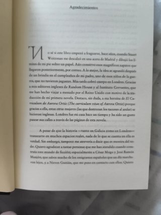 Las mujeres inglesas destrozan los tacones al a...