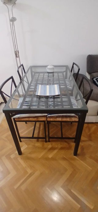 Mesa de comedor cristal y metal