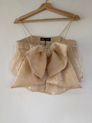 Top con lazo Zara