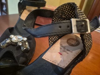 Cuñas Negras Gioseppo Talla 40