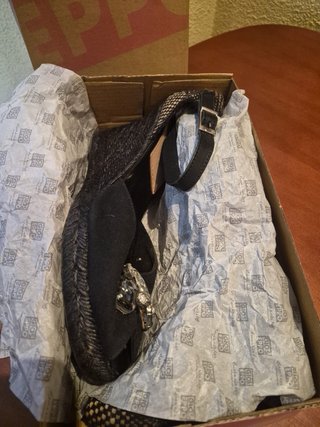 Cuñas Negras Gioseppo Talla 40