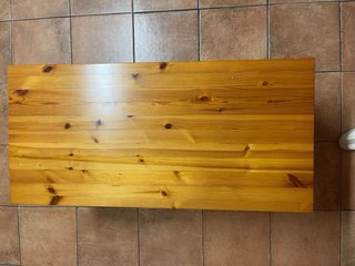 Mesa de Madera de Pino con Cajones