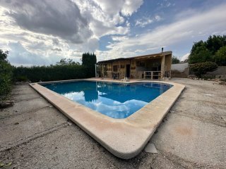 Casa campo con parcela de 2100m2 con piscina,