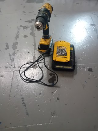 Taladro Percutor Stanley Fatmax 18V funciona