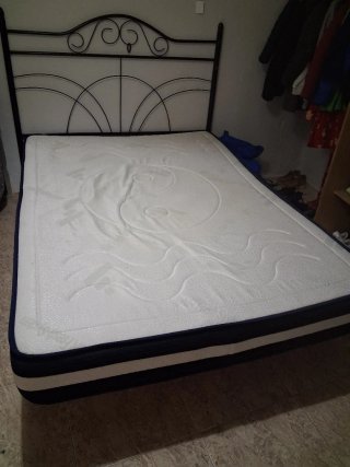 Cama con Colchón y Cabecero de 135cm