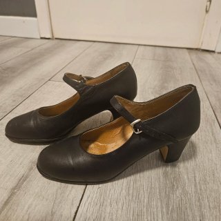 Zapatos de baile piel negros.