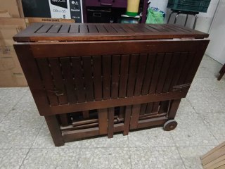 Mesa plegable de madera con 4 sillas