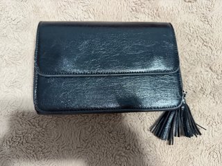 Bolso de fiesta negro con flecos
