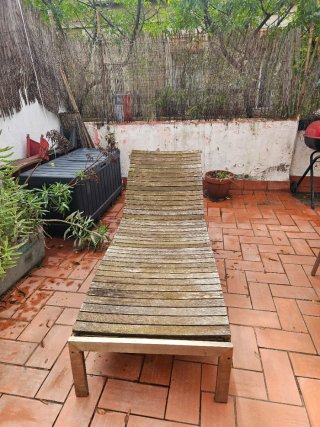 Tumbona de madera para jardín o terraza