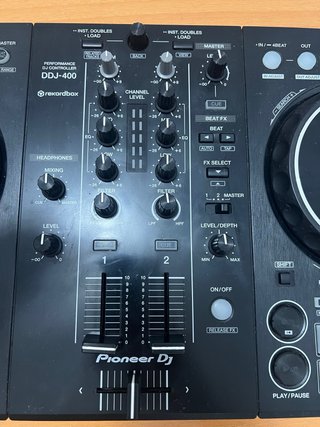 Controladora DJ Pioneer DDJ-400