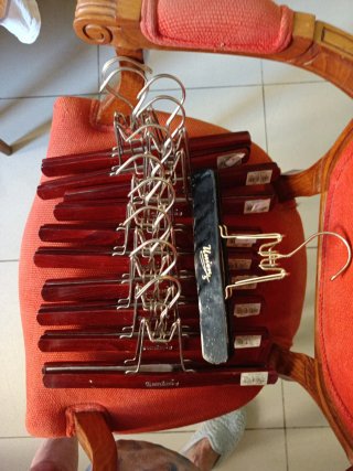 Perchas de madera Unión (10 unidades)