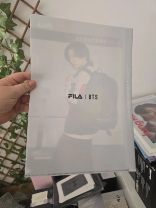Carpeta Fila BTS Jungkook