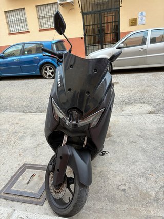 Yamaha NMAX Negra