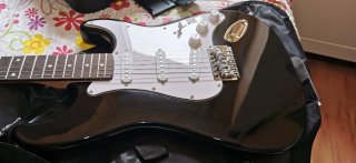 Guitarra Eléctrica Negra
