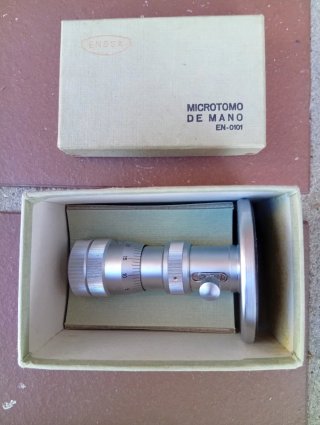Micrótomo de mano antiguo