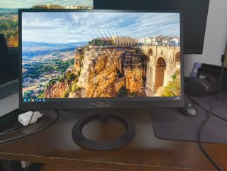 Monitor Asus Full HD en buen estado.