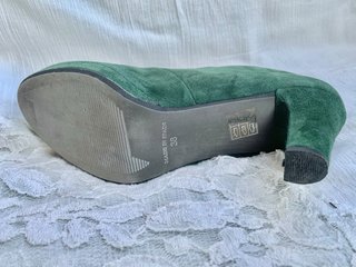 Preciosos botines de ante verde esmeralda – Miryam