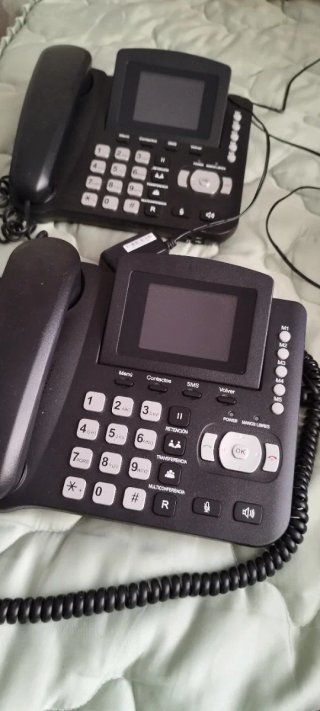 Teléfono fijo de oficina negro