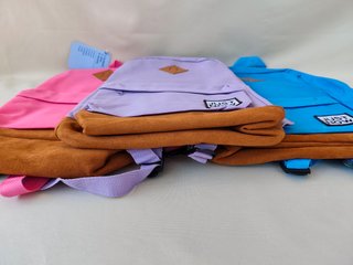 Mochilas Just Now en varios colores