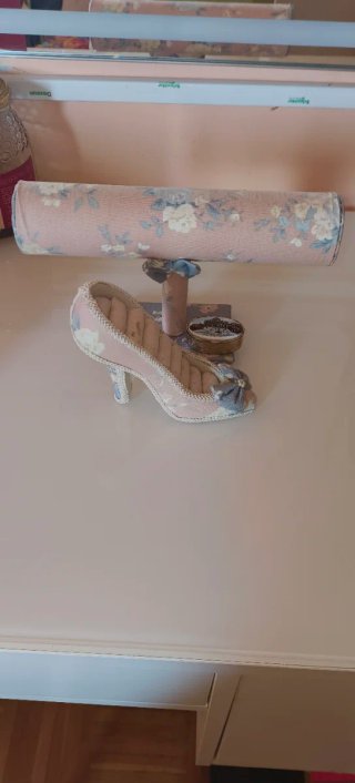 Expositor de Joyas con Forma de Tacón
