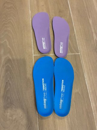 Zuecos de agua Mustang negros