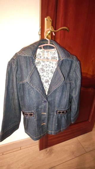 Chaqueta vaquera azul mujer con detalles de brillo