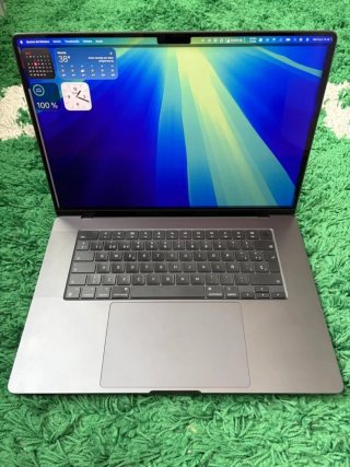 MacBook Pro 16 M4 Max