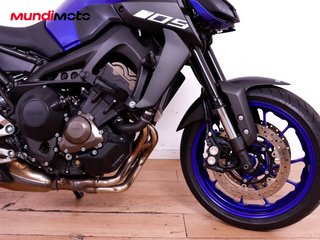 YAMAHA MT 09