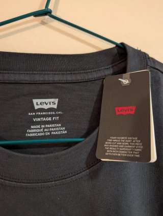 Camiseta Levi's Negra Estampada