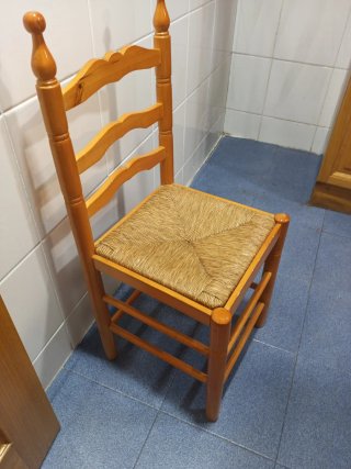 Mesa extensible y 2 sillas