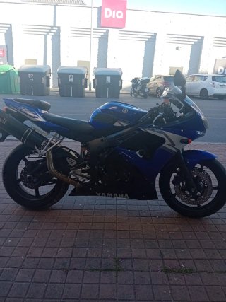 Yamaha R6 Azul