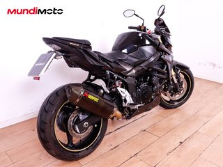 SUZUKI GSR 750