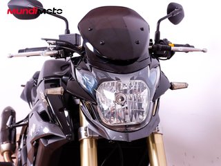 SUZUKI GSR 750