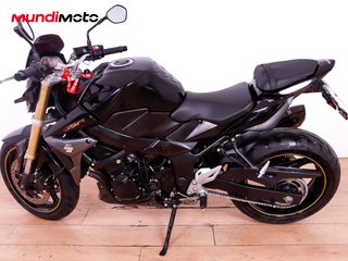 SUZUKI GSR 750