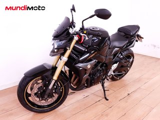 SUZUKI GSR 750