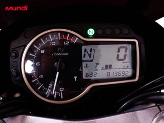 SUZUKI GSR 750