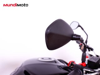 SUZUKI GSR 750