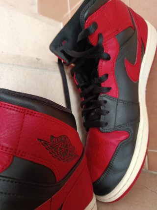 Nike Air Jordan 1 Mid Rojo/Negro