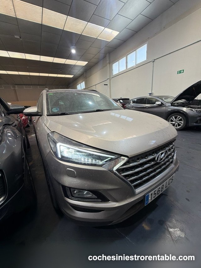 Hyundai Tucson 2019 · 1.6 CRDi 48V Auto · Golpe