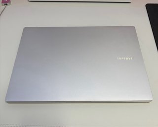 Samsung Galaxy Book2 Go Plata
