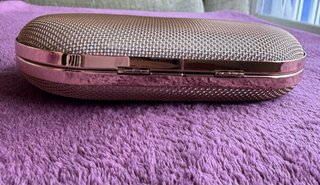 Bolso de mano dorado