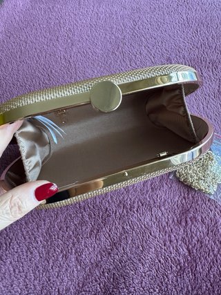 Bolso de mano dorado